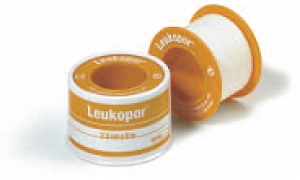 Cerotto Adesivo Ipoallergenico Leukopor. Supporto: Tessuto Non Tessuto Bianco Di Poliestere E Viscosa Adesivo Poliacrilico Senza Resine E Gomme Natura