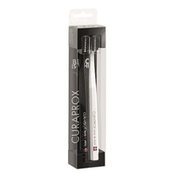 Spazzolino curaprox white is black white/black 2 pezzi