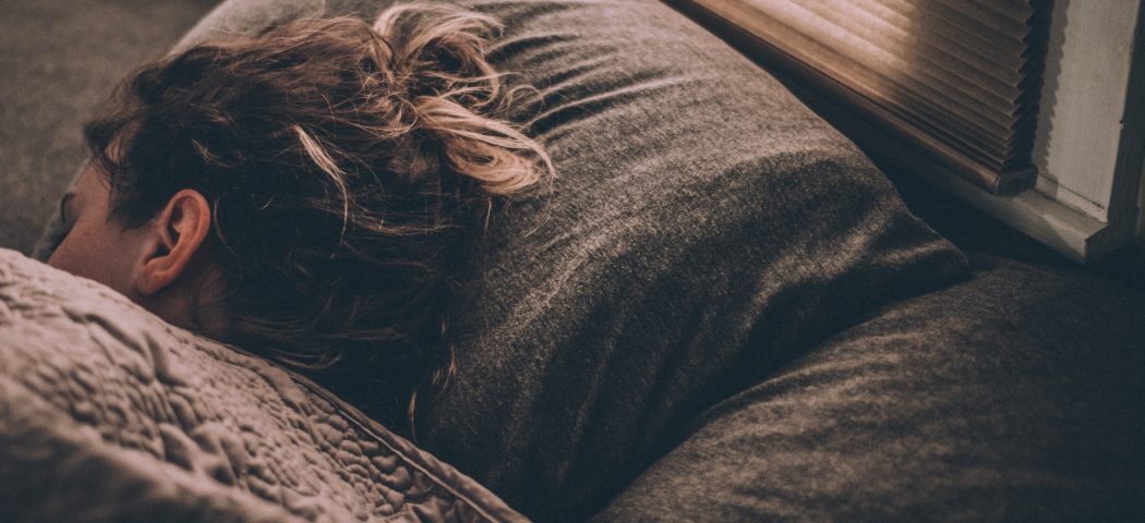 Melatonina o valeriana per l'insonnia e jet lag